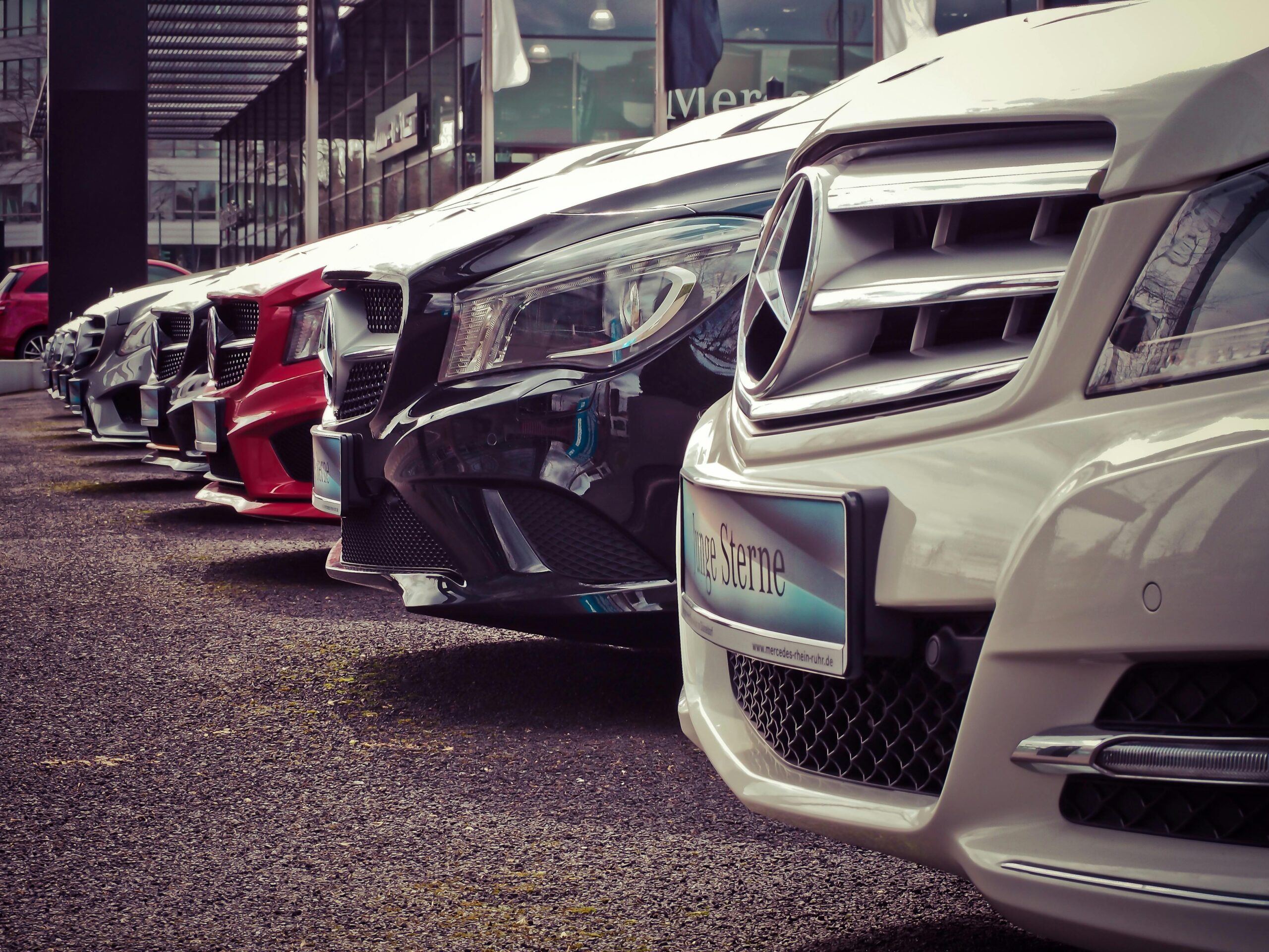 Photo by Pixabay: https://www.pexels.com/photo/mercedes-benz-parked-in-a-row-164634/